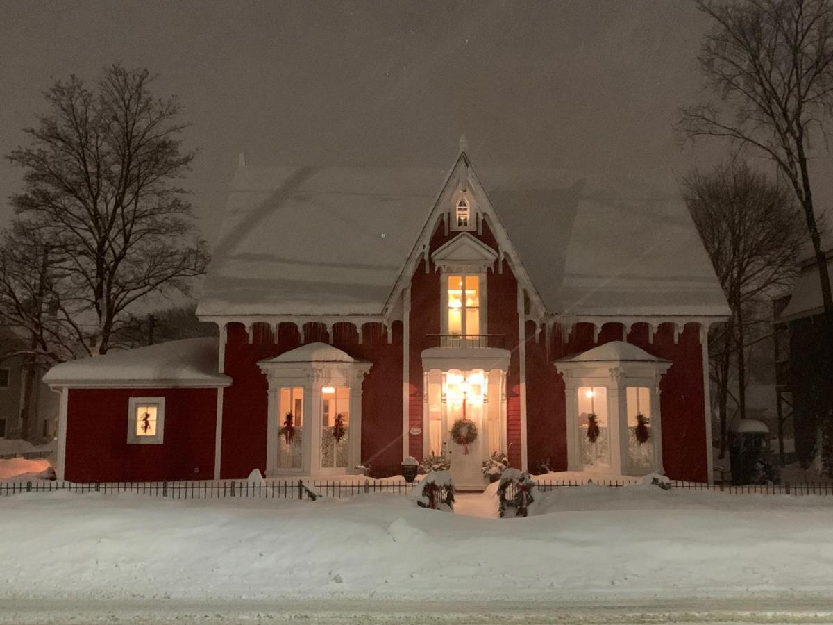 The Red House Fredericton Bed & Breakfast Eksteriør bilde