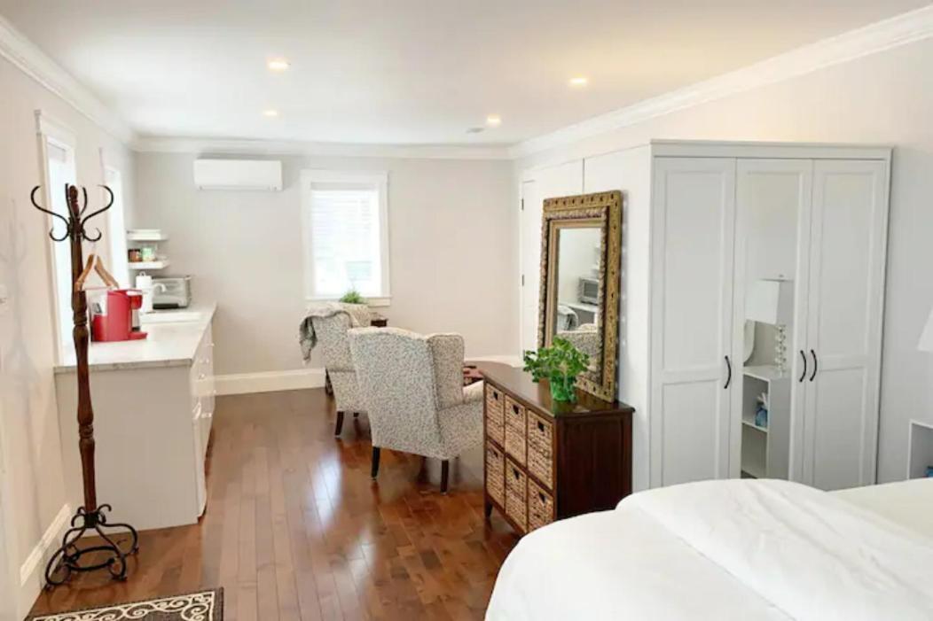 The Red House Fredericton Bed & Breakfast Eksteriør bilde